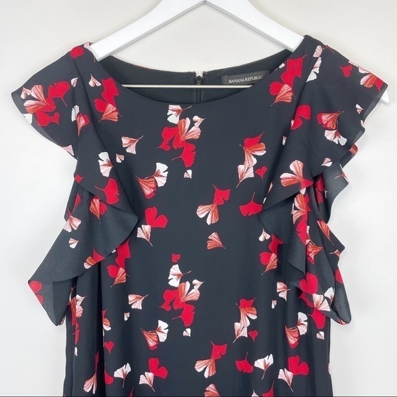 π
Ίbanana Republic Black Floral Flutter Sleeve Shift Dress Size 2 - Picture 4 of 9